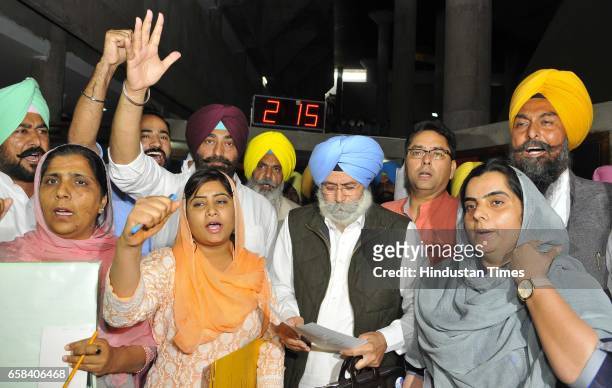 Senior leader HS Phoolka and other MLAs protesting outside Vidhan Sabha during Punjab Vidhan Sabha session on March 27, 2017 in Chandigarh, India.