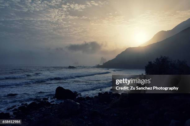 benijo beach - paisaje volcánico - fotografias e filmes do acervo