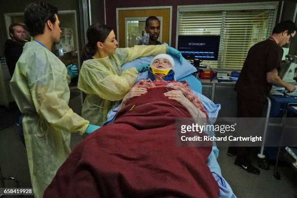 Till I Hear It From You" - Diane Pierce returns to Grey Sloan, but Maggie is still in the dark as to why she's really there. Owen and Amelia hash out...