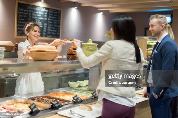 cafeteria - anrichte stock-fotos und bilder