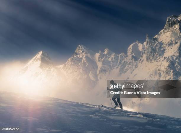 climber on a snowy mountain - monte rosa fotografías e imágenes de stock