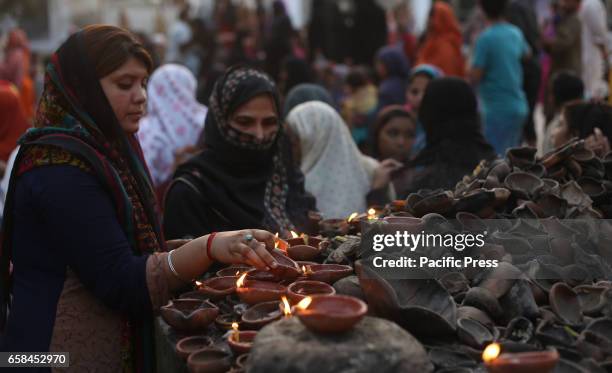 Pakistan Rufi Sufi Urs Fair Festival Photos and Premium High Res Pictures - Getty Images