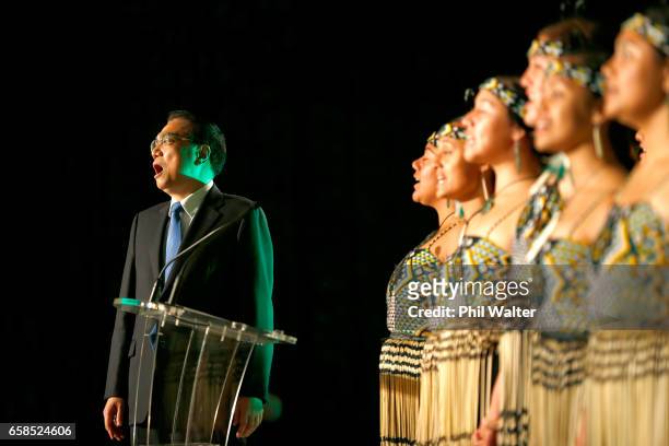 Chinese Premier Li Keqiang watches a maori cultural performance during a Trade and Enterprise function at the Langham Hotel on March 28, 2017 in...
