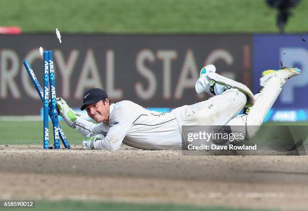 Hashim Amla and Theunis de Bruyn of South Africa collide as they attempt to score a run resulting in Theunis de Bruyn being run out by Wicketkeeper...