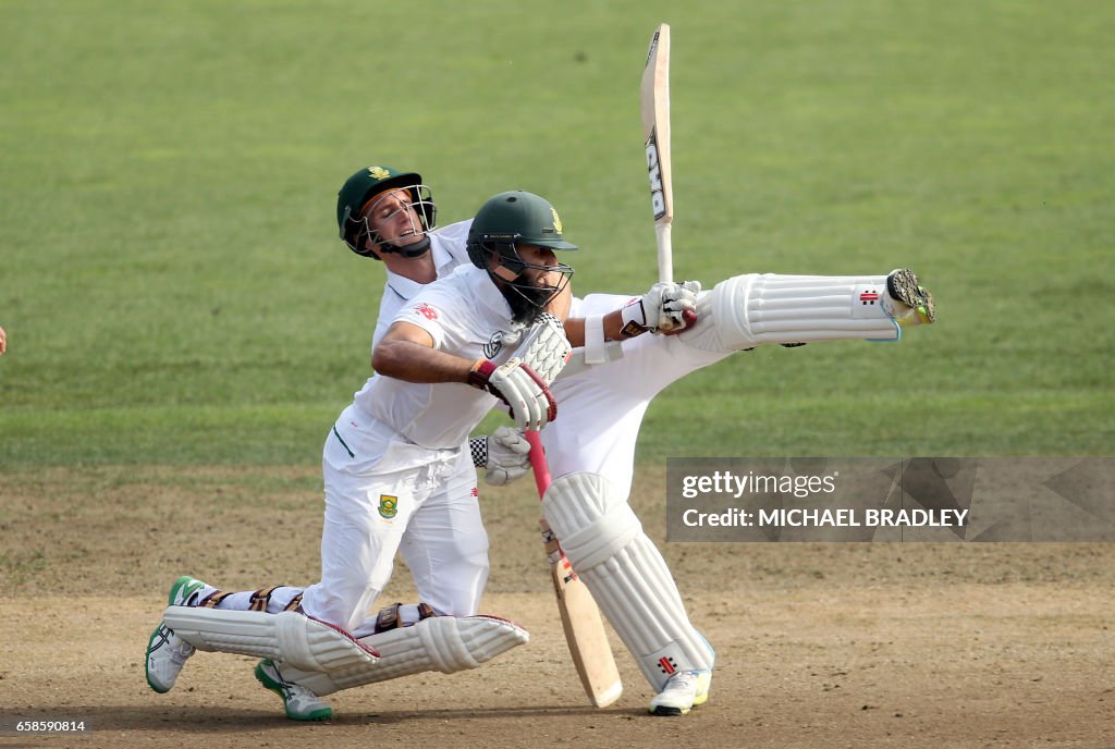 TOPSHOT-CRICKET-NZL-RSA