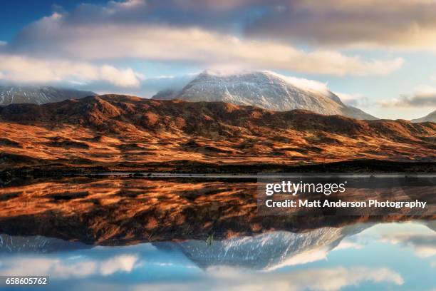 loch ba reflections #2 - loch ness stockfoto's en -beelden