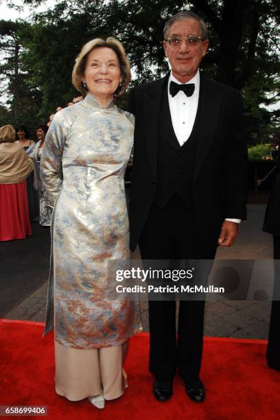 Kansas Wainwright and Jonathan Wainwright attend NEW YORK BOTANICAL GARDEN 2009 Conservatory Ball at New York Botanical Garden on June 4, 2009 in New...