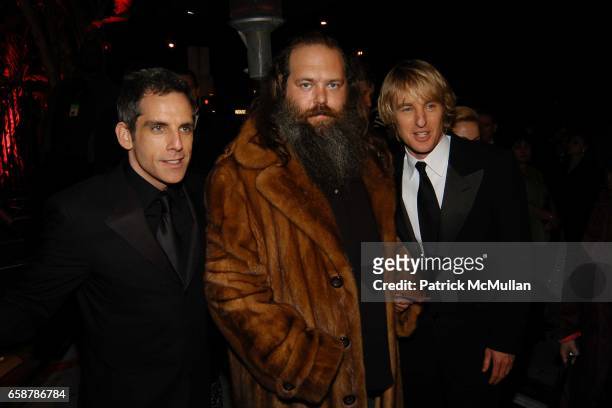 Ben Stiller, Rick Rubin and Owen Wilson attend the 2004 Vanity Fair Oscar Party at Mortons on February 29, 2004 in Beverly Hills, California.