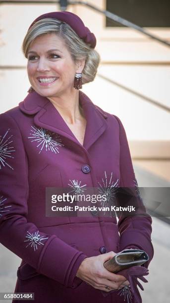 Queen Maxima of The Netherlands and First Lady of Argentina Juliana Awada visit the Mauritshuis museum on March 28, 2017 in The Hague, The...