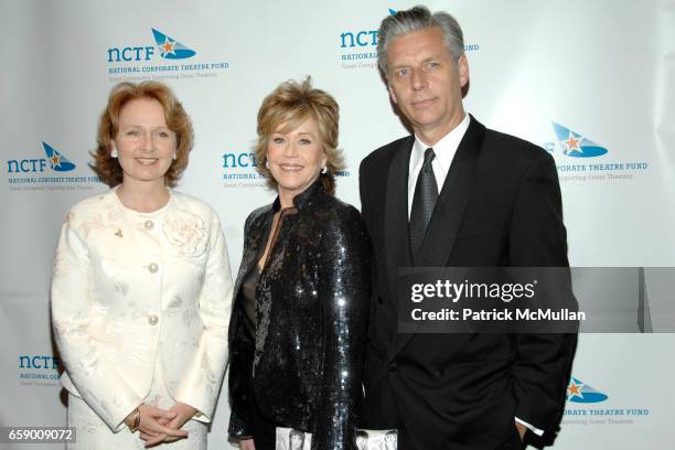 Kate Burton, Jane Fonda and Michael Ritchie attend NATIONAL CORPORATE THEATRE FUND'S 2009 CHAIRMAN'S AWARDS GALA at Cipriani's Pegasus on April 20,...