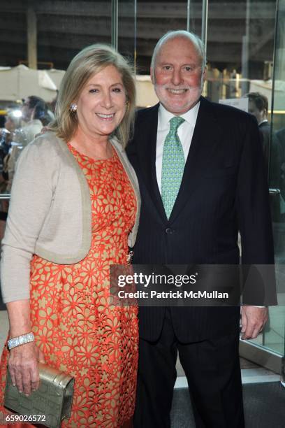 Ninah Lynne and Michael Lynne attend THE FILM SOCIETY OF LINCOLN CENTER Gala Tribute to honor TOM HANKS at Alice Tully Hall on April 27, 2009 in New...