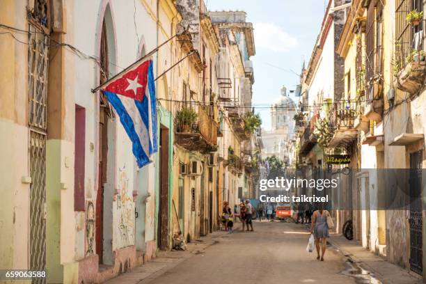 ハバナ, キューバのストリート ビュー - カピトリオ ストックフォトと画像