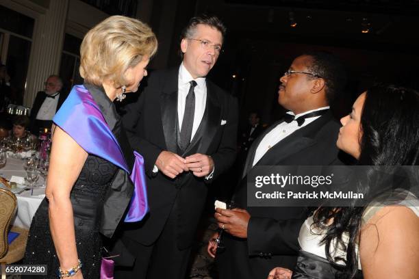 Andrea Herberstein, Thomas Hampson, Loren Douglass and Michelle Douglass attend MANHATTAN SCHOOL OF MUSIC Concert Gala 2009 at Waldorf=Astoria on...