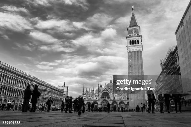 piazza san marco (st. mark's square) in venice, italy - ignatius tan stock pictures, royalty-free photos & images