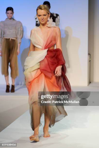 Jennifer Rubin Collection attends Parsons 2009 Fashion Benefit Honoring Calvin Klein's Tom Murry and Francisco Costa at Cipriani Wall Street on April...