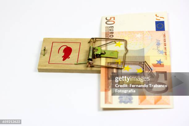 mousetrap with cheese - epidemic stock pictures, royalty-free photos & images