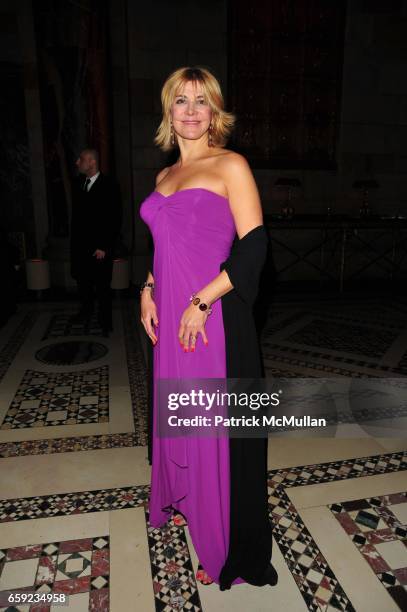 Natasha Richardson attends amfAR NY Gala kicks off Fashion Week at Cipriani 42nd on February 12, 2009 in New York City.