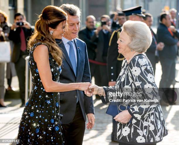 President Mauricio Macri and his wife Juliana Awada welcome Princess Beatrix of The Netherlands before the ballet performance they offer to the Dutch...