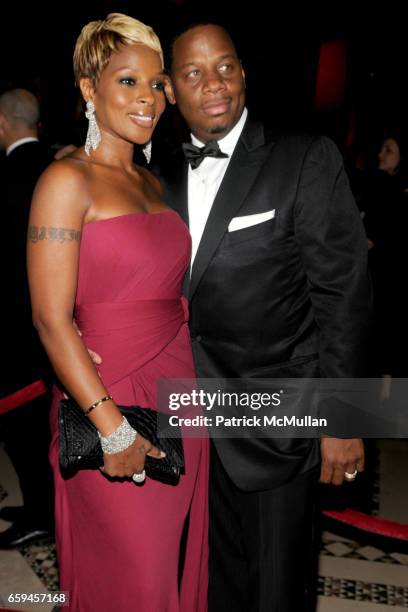 Mary J. Blige and Kendu Isaacs attend NEW YORKERS FOR CHILDREN 10th Annual Fall Gala at Cipriani 42nd on September 22, 2009 in New York City.