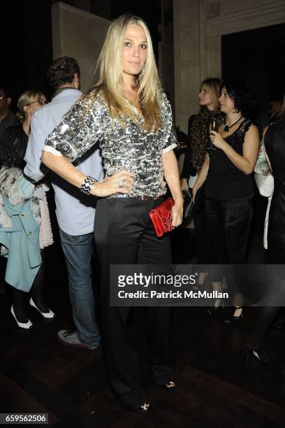 Molly Sims attends Gwyneth Paltrow and VBH's Bruce Hoeksema Host Cocktail Party for Valentino: The Last Emperor at VBH on October 27, 2009 in New...
