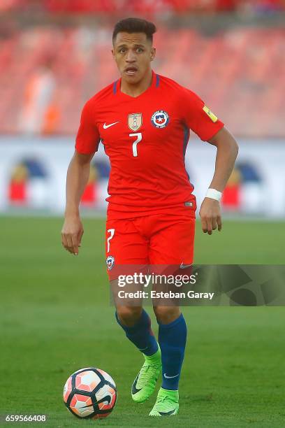 Alexis Sanchez of Chile drives the ball during a match between Chile and Venezuela as part of FIFA 2018 World Cup Qualifiers at Monumental Stadium on...