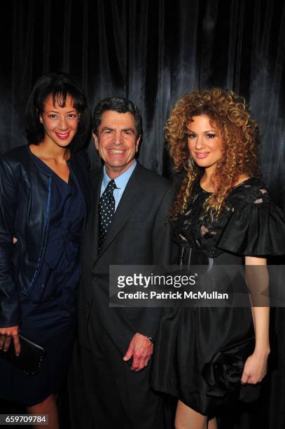 Lisa Ellis, Dr. Mitchell Rosenthal and Miri Ben-Ari attend PHOENIX HOUSE - Phoenix Rising Award Dinner at The Plaza N.Y.C. On March 30, 2009 in New...