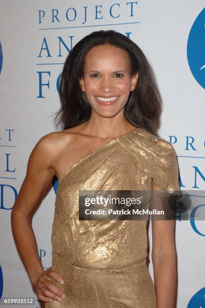 Amanda Luttrell Garrigus attends 17th annual DIVINE DESIGN benefiting Project Angel Food at Beverly Hilton on December 3, 2009 in Beverly Hills,...