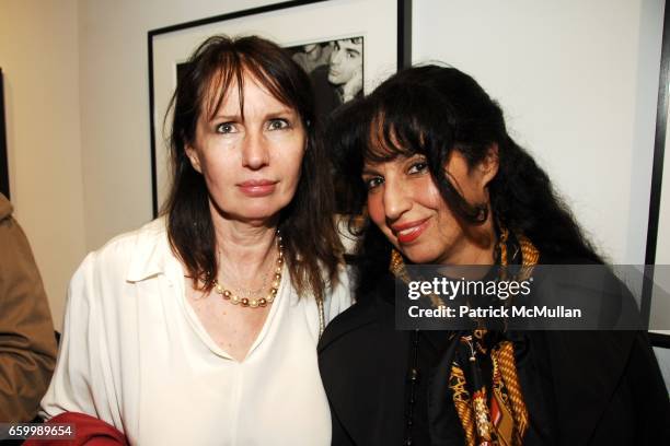 Holly Weinstein and Linda Tepper attend MINA GALLERY Hosts SAM BASSETT and BOBBY GROSSMAN at Mina Gallery on May 14, 2009 in New York City.