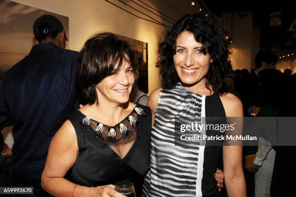 Irene Albright and Lisa Edelstein attend MINA GALLERY Hosts SAM BASSETT and BOBBY GROSSMAN at Mina Gallery on May 14, 2009 in New York City.