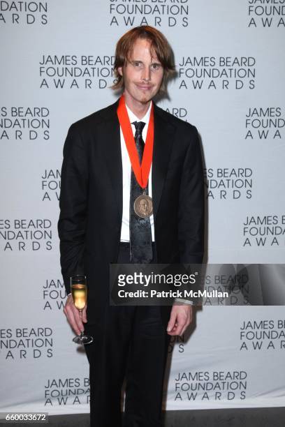 Grant Achatz attends The 2009 JAMES BEARD FOUNDATION AWARDS at Avery Fisher Hall at Lincoln Center on May 4, 2009 in New York City.