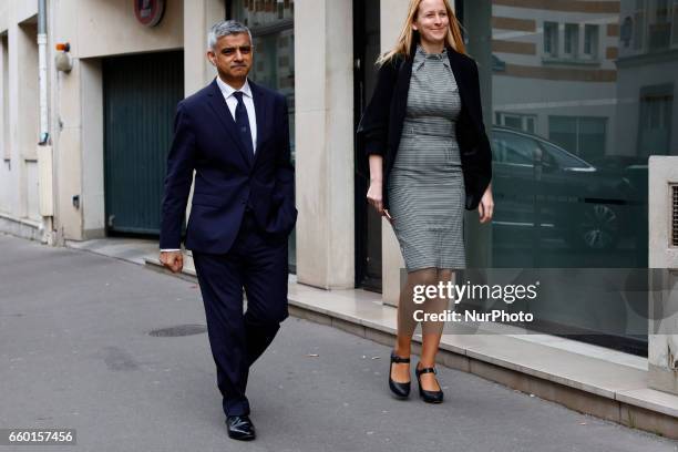 Mayor of London Sadiq Khan arrives for to meet Emmanuel Macron at the campaign headquarters 'En Marche' on March 29, 2017 in Paris, France.