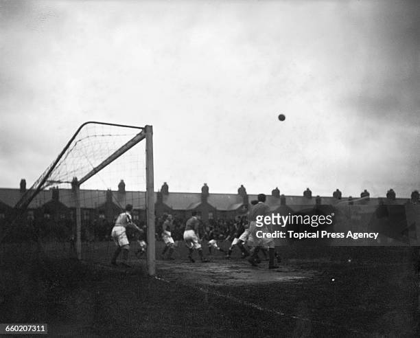 Leicester Fosse F.C., later renamed Leicester City F.C., during a League Division Two match against Leeds City F.C., UK, 7th February 1914.