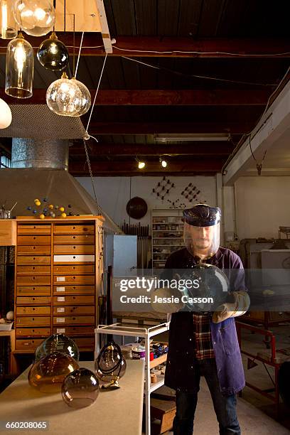 glass blowers in studio - new zealand small business stock pictures, royalty-free photos & images