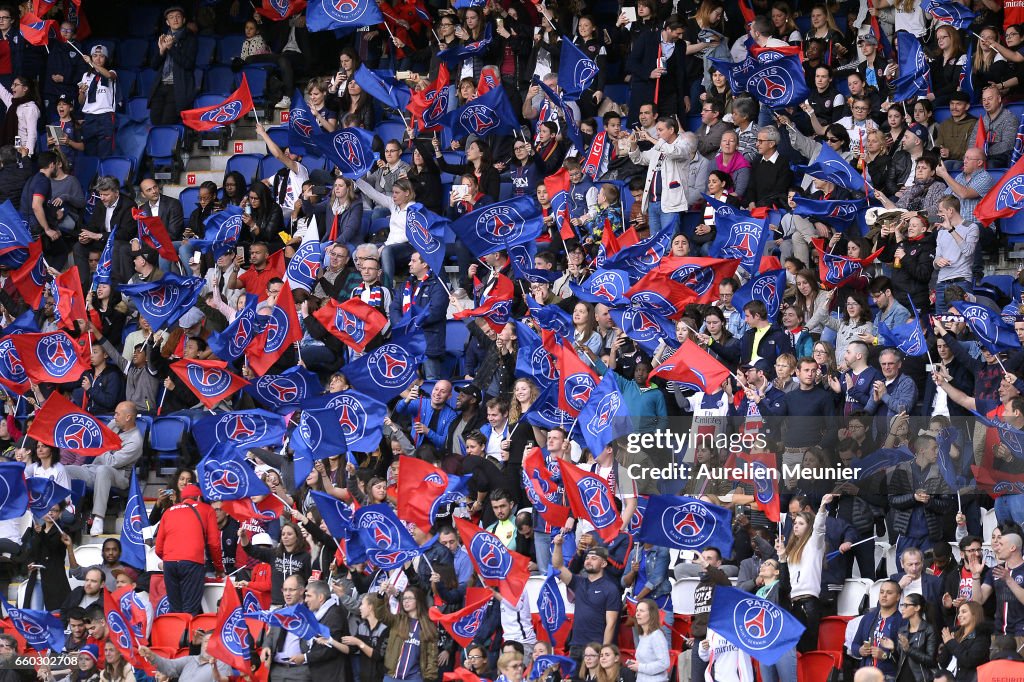 Paris Saint Germain v Bayern Munich - Champions League