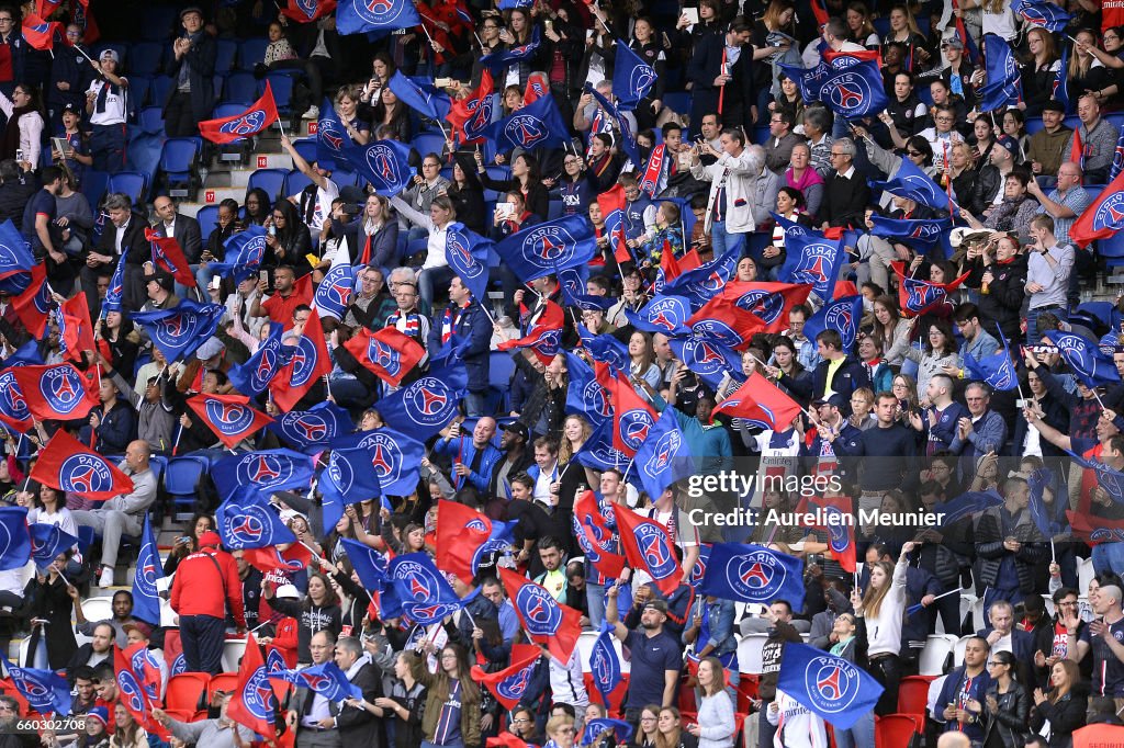 Paris Saint Germain v Bayern Munich - Champions League