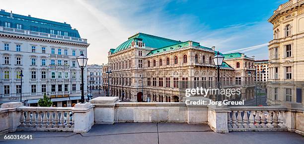 staatsoper at sunrise - vienna state opera stock pictures, royalty-free photos & images