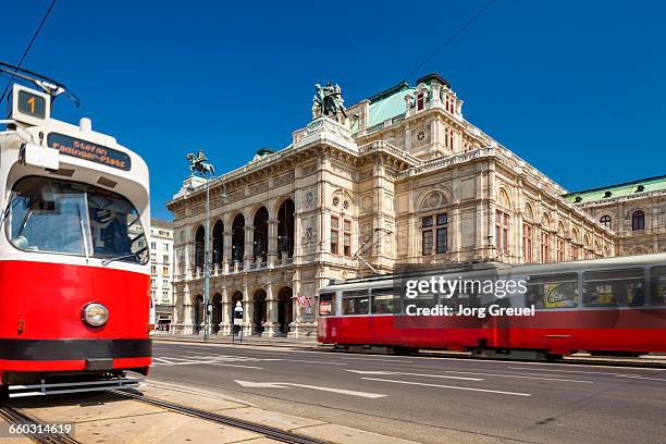 staatsoper - tram stockfoto's en -beelden