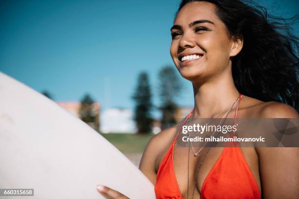 beautiful smiling girl at the beach - beach model stock pictures, royalty-free photos & images