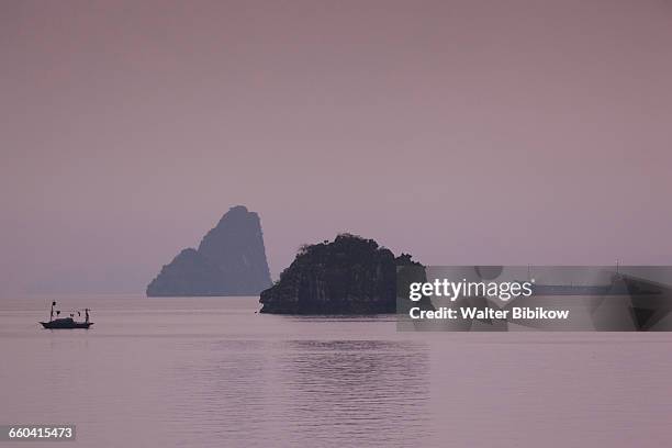 vietnam, halong city, exterior - ha long bay fotografías e imágenes de stock