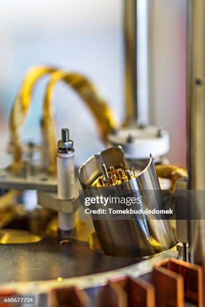 vacuum - forschung labor stock pictures, royalty-free photos & images