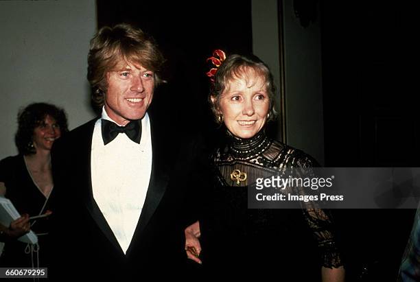 Robert Redford and wife Lola attend the 53rd Academy Awards circa 1981 in Los Angeles, California.