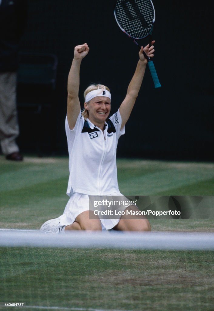 Jana Novotna Wins 1998 Wimbledon Championships