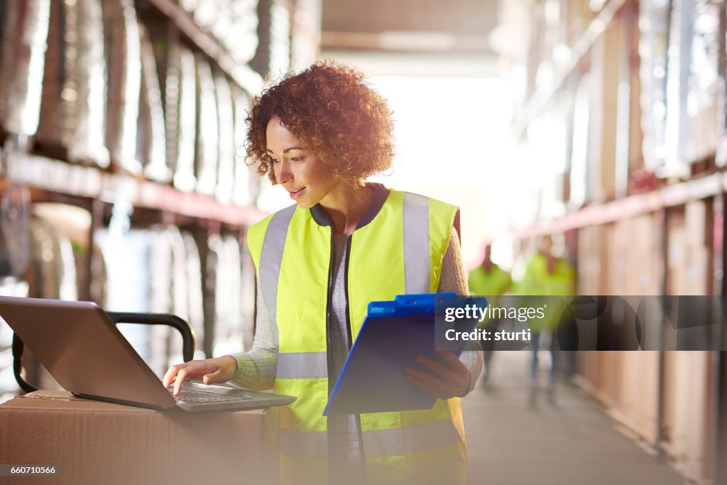 Lager Bestandsprüfung