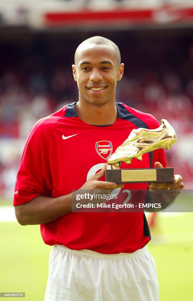 somewhat Necessities meteor Arsenal's Thierry Henry with his golden boot News Photo - Getty Images