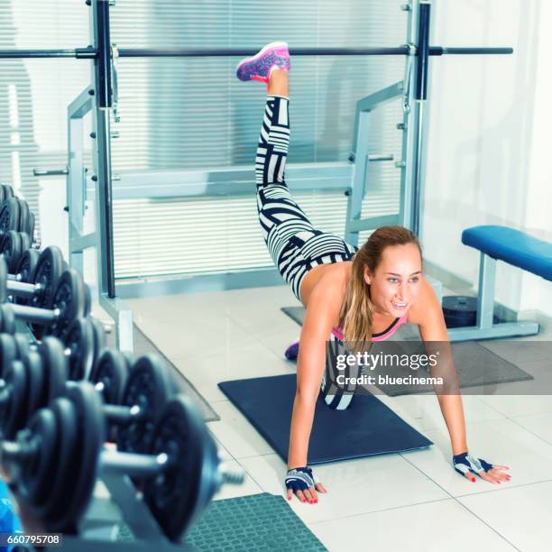 Shaping Exercise Body Shaping Photos and Premium High Res Pictures - Getty Images