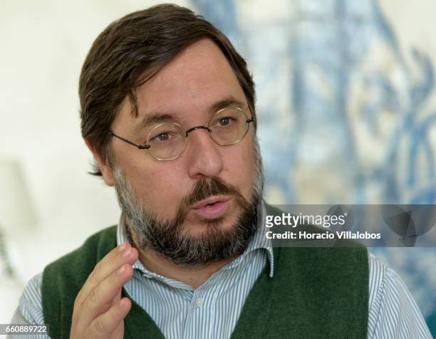 Antonio Costa, Publisher of ECO 'Economy On Line', talks to members of Portugal's Foreign Press Association on March 30, 2017 in Lisbon, Portugal....