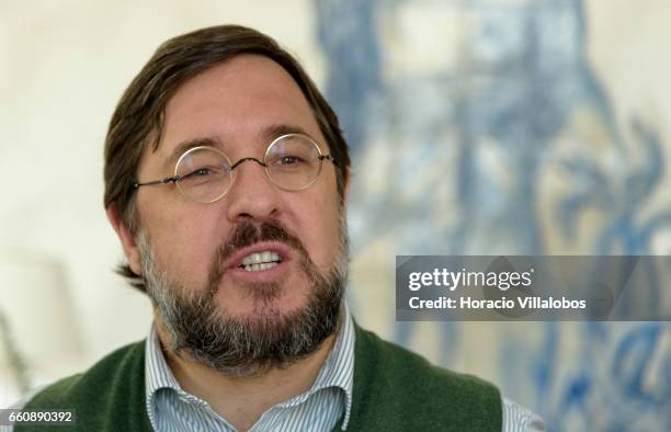 Antonio Costa, Publisher of ECO 'Economy On Line', talks to members of Portugal's Foreign Press Association on March 30, 2017 in Lisbon, Portugal....