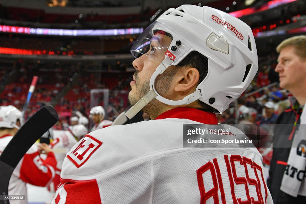 NHL: MAR 27 Red Wings at Hurricanes