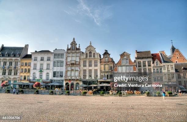 main square in mechelen - belgium - gebäudefront stock pictures, royalty-free photos & images