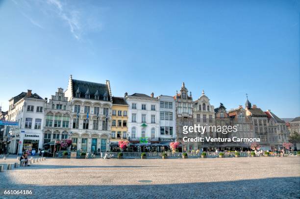main square in mechelen - belgium - städtischer platz fotografías e imágenes de stock